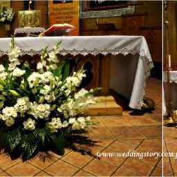 dekoracja-oltarza-biale-kwiaty-slub-lublin-parafia-nasutow_imgk66941814